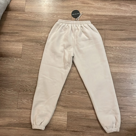 NWT White Fox Boutique Offstage Sweatpants Moon VOL.3 in size Small - Picture 4 of 11